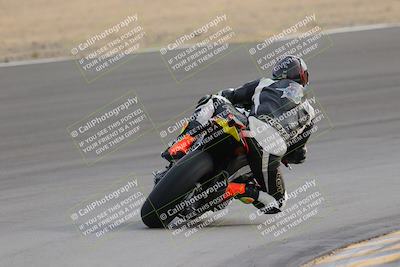 media/Dec-17-2022-SoCal Trackdays (Sat) [[224abd9271]]/Turn 10 Backside (120pm)/